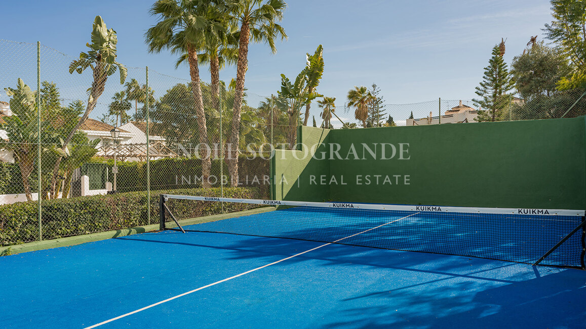 Beachside corner townhouse with heated plunge pool in San Pedro Playa