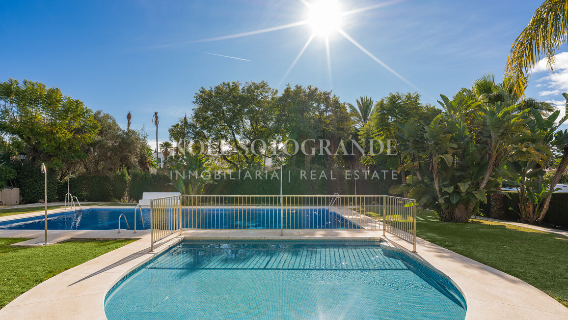 Beachside corner townhouse with heated plunge pool in San Pedro Playa