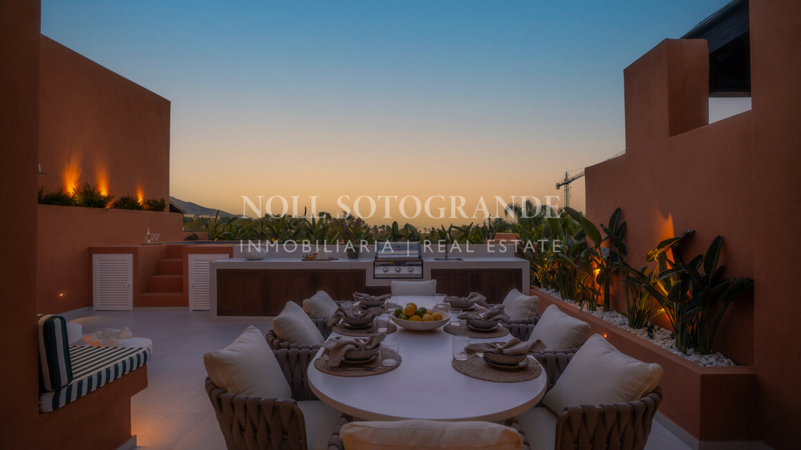 Zweistöckiges Penthouse zum Verkauf in Alminar de Marbella, Nueva Andalucia