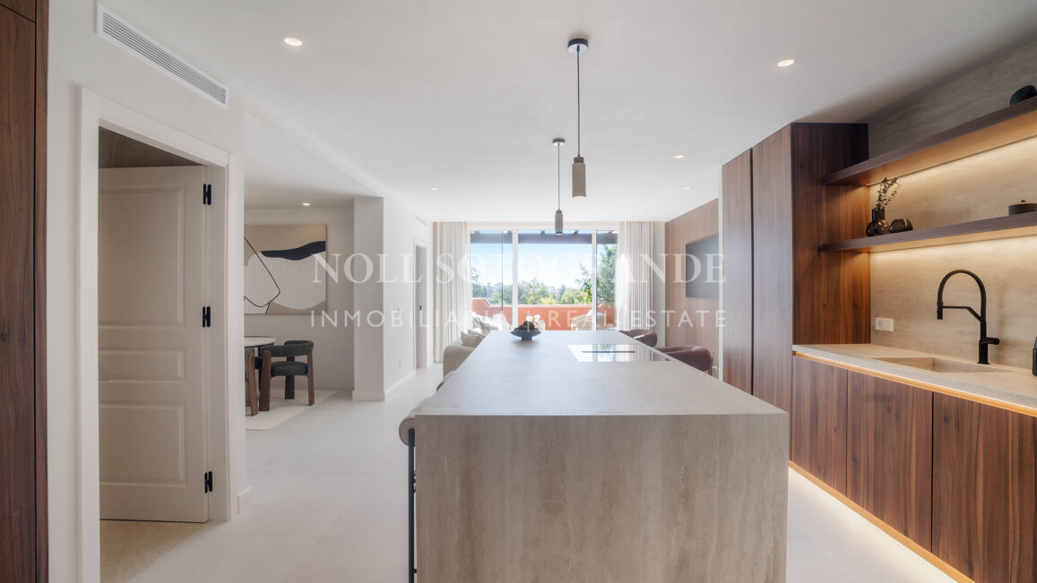 Zweistöckiges Penthouse zum Verkauf in Alminar de Marbella, Nueva Andalucia