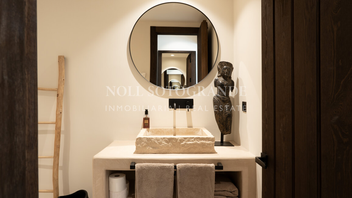 Totally refurbished Mediterranean style 5-bed villa with sea views in Estepona