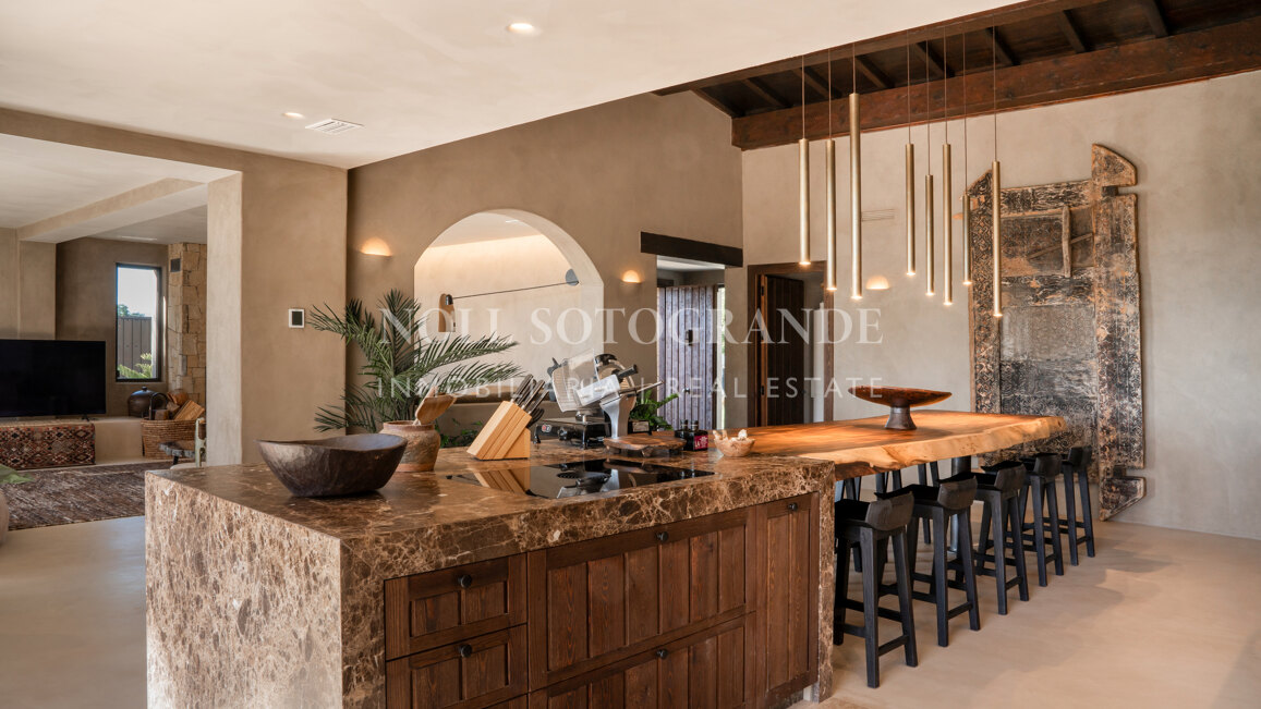 Totally refurbished Mediterranean style 5-bed villa with sea views in Estepona