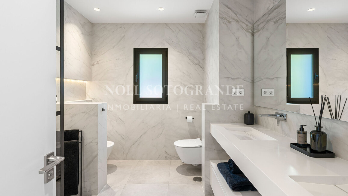 Villa for sale in La Quinta, Benahavis