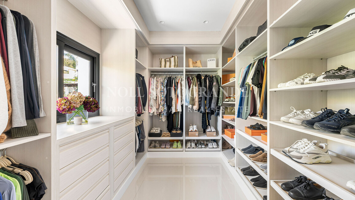 Villa for sale in La Quinta, Benahavis