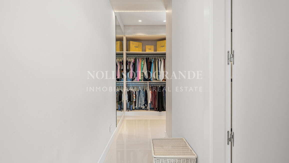 Villa for sale in La Quinta, Benahavis