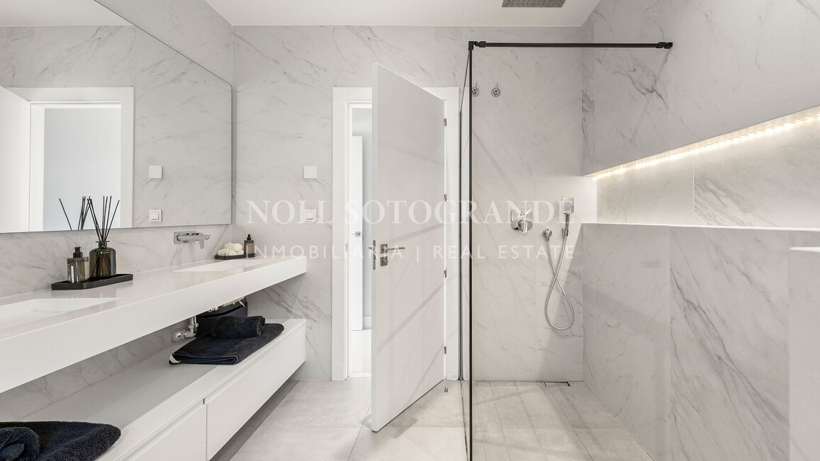 Villa for sale in La Quinta, Benahavis