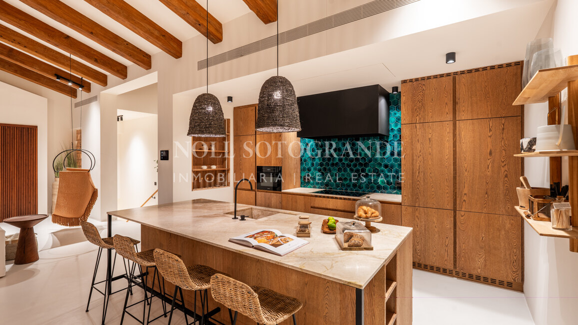 Villa zum Verkauf in Los Naranjos, Nueva Andalucia