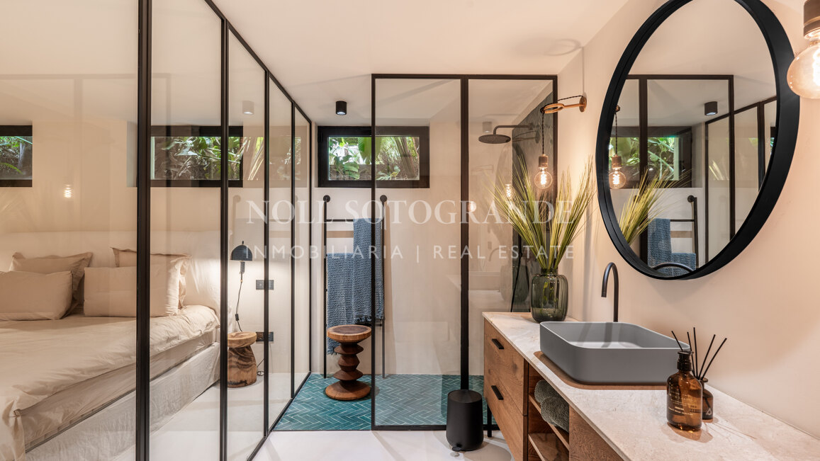 Villa zum Verkauf in Los Naranjos, Nueva Andalucia