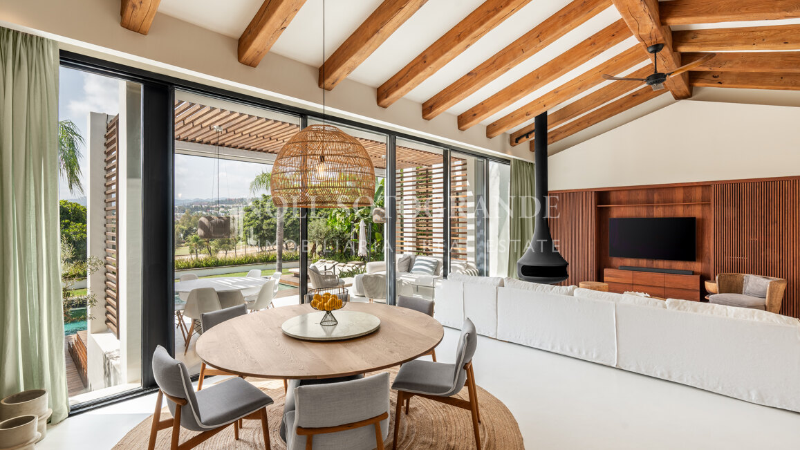 Villa zum Verkauf in Los Naranjos, Nueva Andalucia