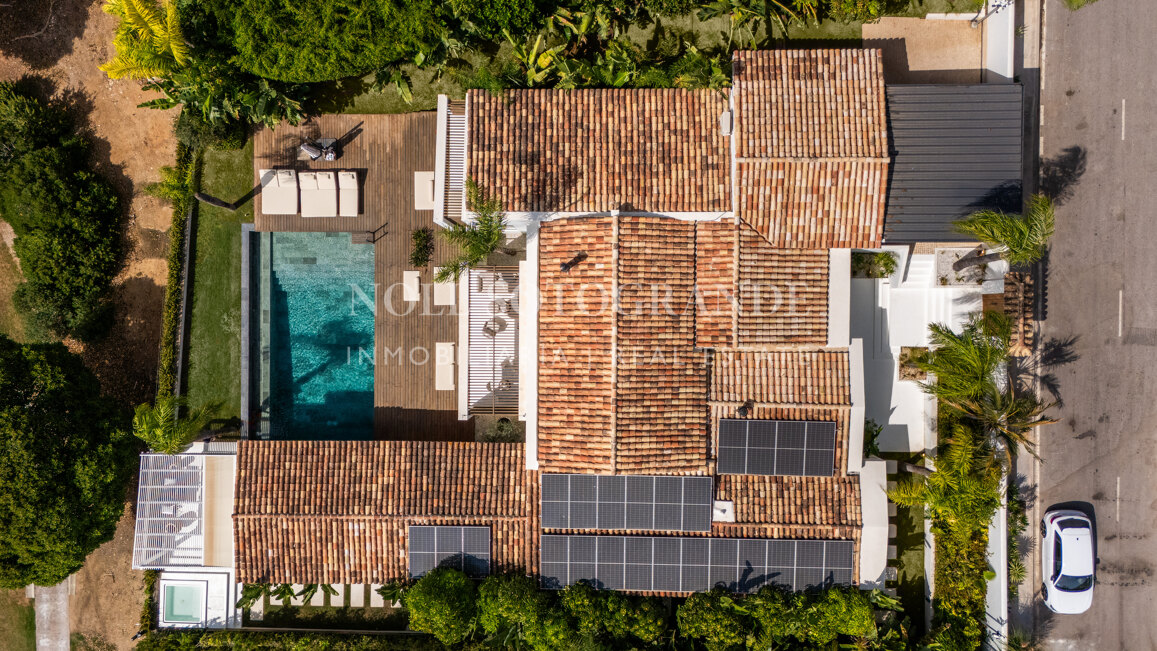 Villa zum Verkauf in Los Naranjos, Nueva Andalucia