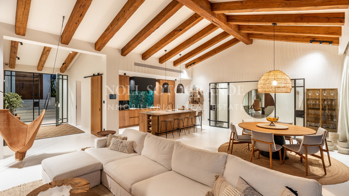 Villa zum Verkauf in Los Naranjos, Nueva Andalucia