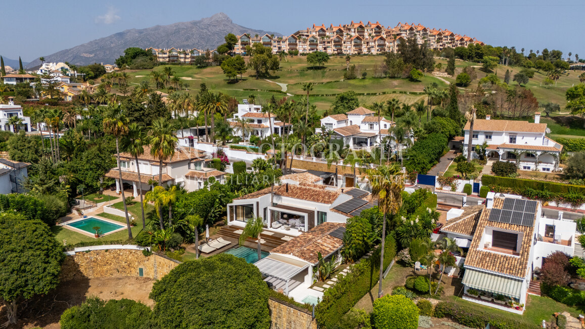 Villa zum Verkauf in Los Naranjos, Nueva Andalucia