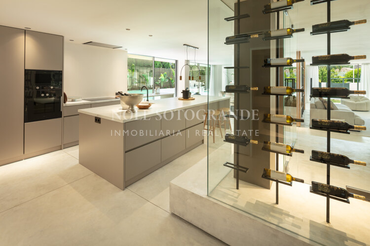 Villa for sale in Supermanzana H, Nueva Andalucia