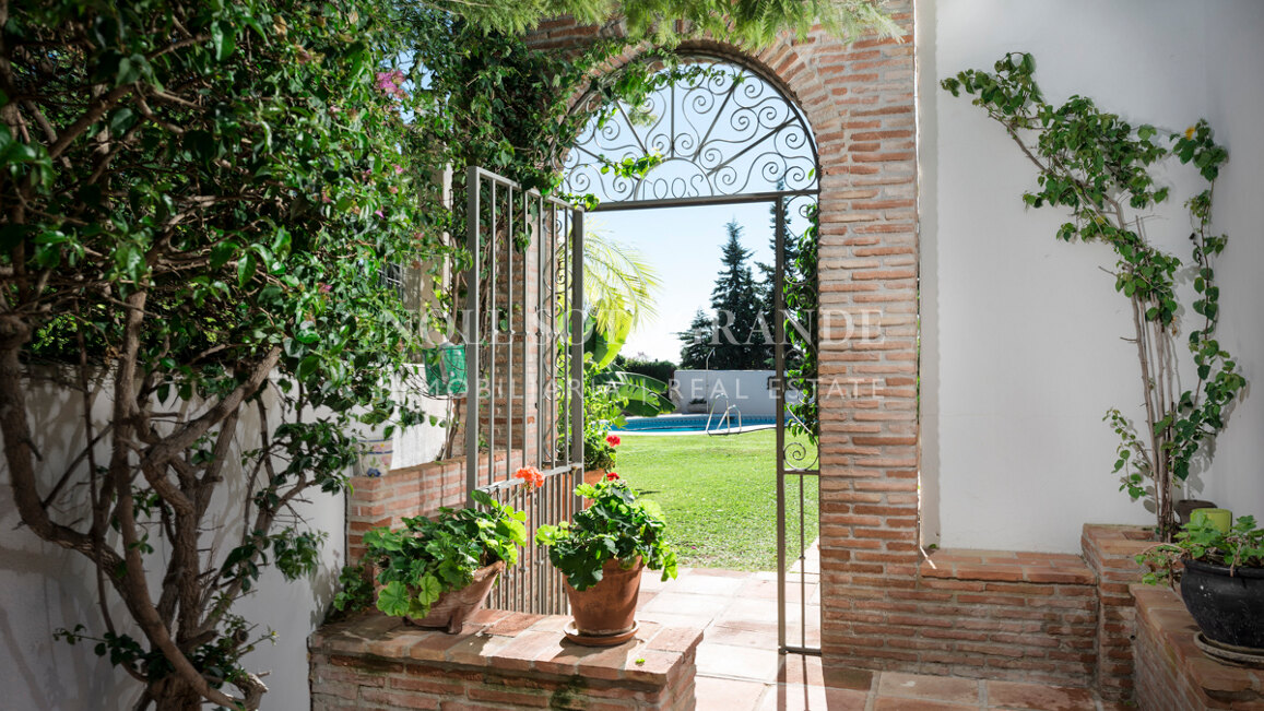 Villa zum Verkauf in Fuente del Espanto, Benahavis