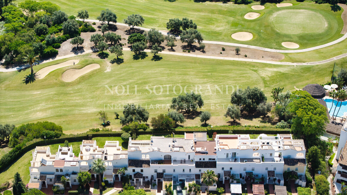 Reihenhaus zum Verkauf in La Quinta Golf, Benahavis