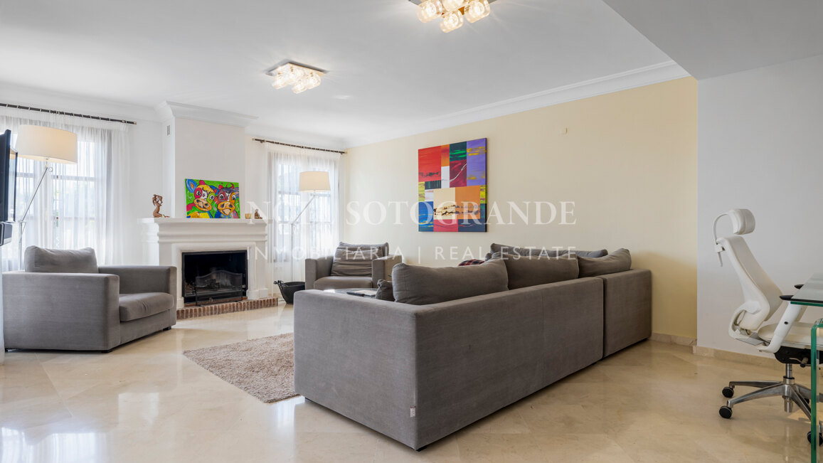 Recently refurbished Andalusian style 5-bed townhouse in Benahavis