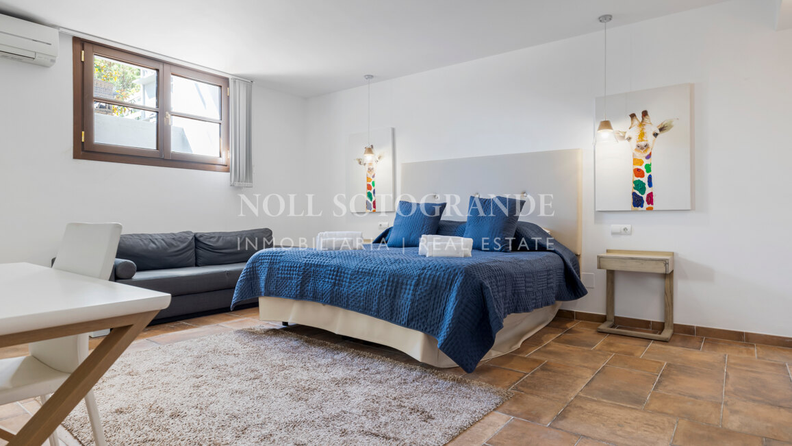 Recently refurbished Andalusian style 5-bed townhouse in Benahavis