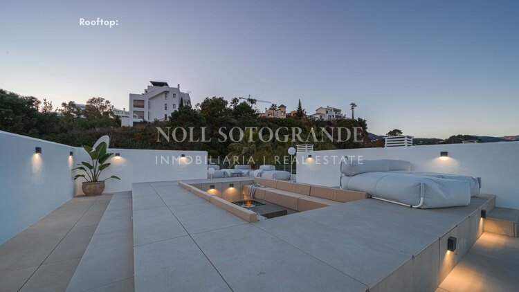 Totally Refurbished 2 Bedroom Penthouse with Panoramic Views In La Quinta