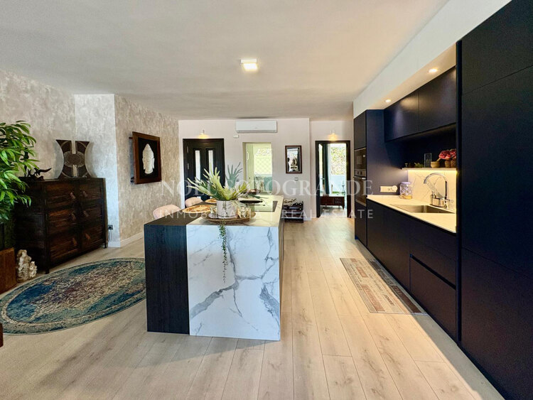 Fully refurbished 2-bedroom apartment in a frontline La Quinta Golf complex