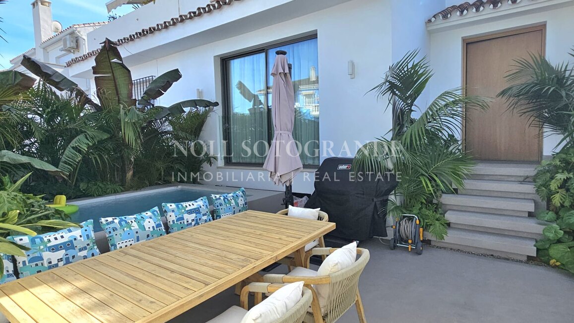 Superb, refurbished, contemporary 3 bedroom corner townhouse San Pedro beachside!