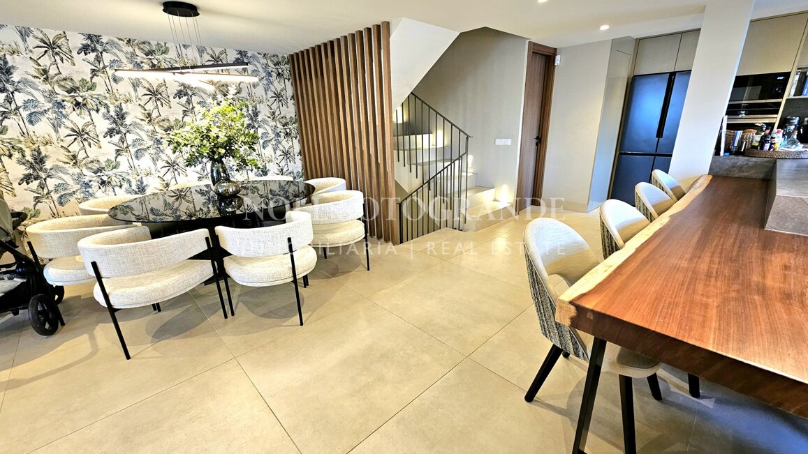 Superb, refurbished, contemporary 3 bedroom corner townhouse San Pedro beachside!