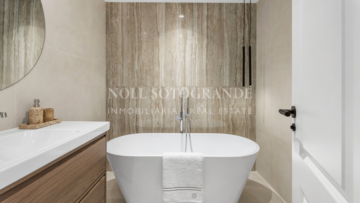 Wohnung zum Verkauf in Los Almendros, Benahavis