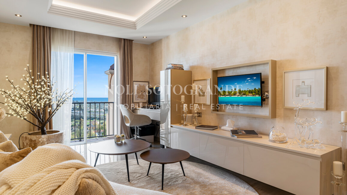 Contemporary 4-bedroom duplex penthouse with solarium and sea views in Los Almendros, Benahavis