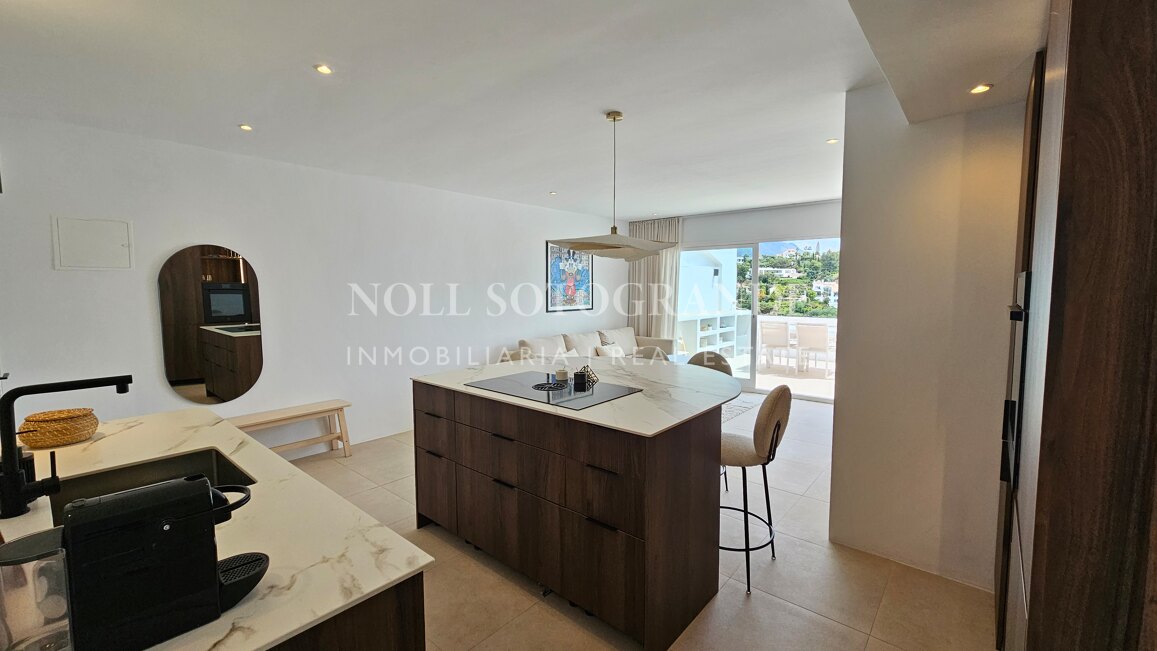 Recently renovated golf penthouse with great views in La Quinta, Benahavis