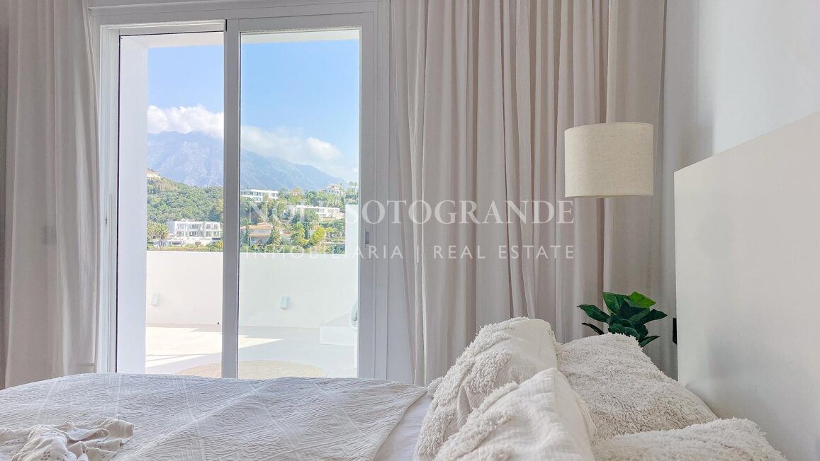Recently renovated golf penthouse with great views in La Quinta, Benahavis