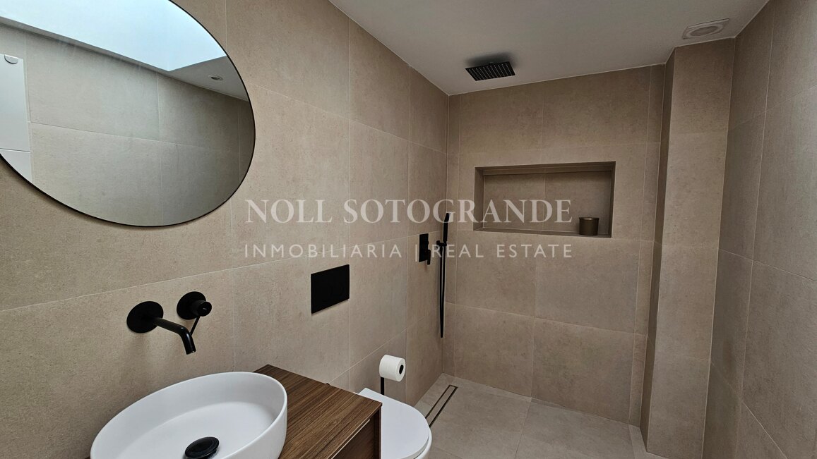 Recently renovated golf penthouse with great views in La Quinta, Benahavis