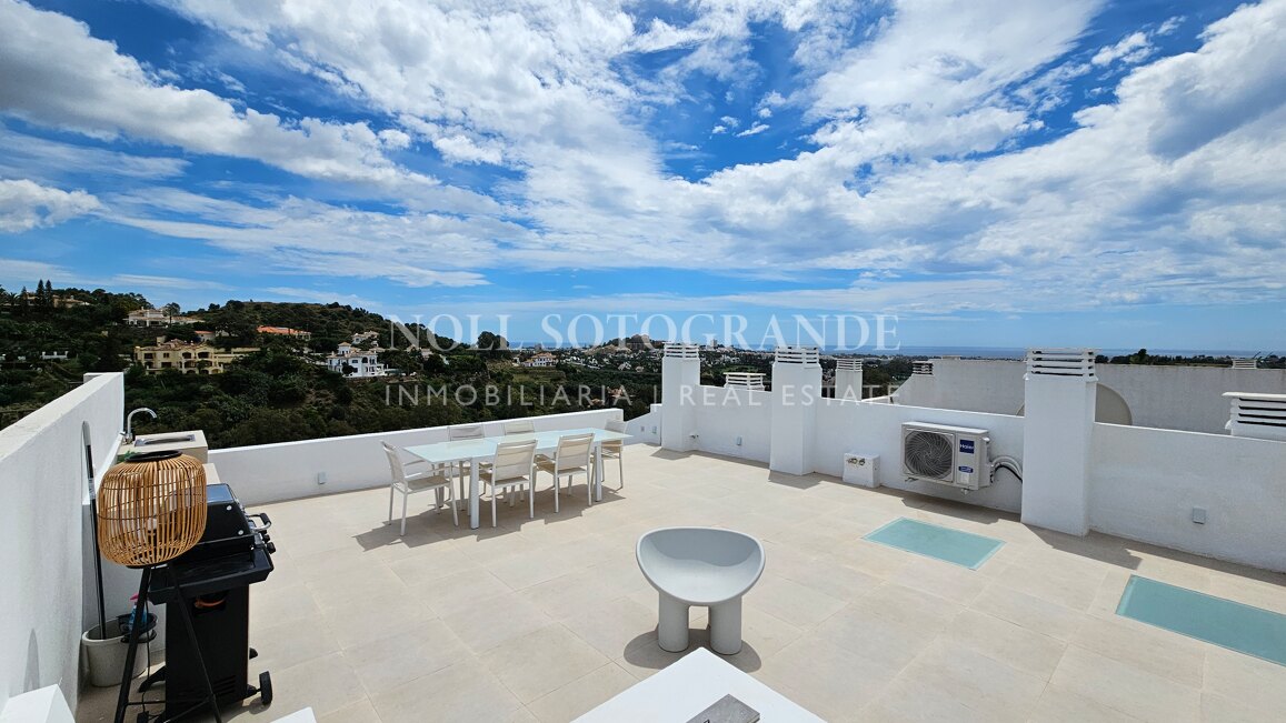 Recently renovated golf penthouse with great views in La Quinta, Benahavis