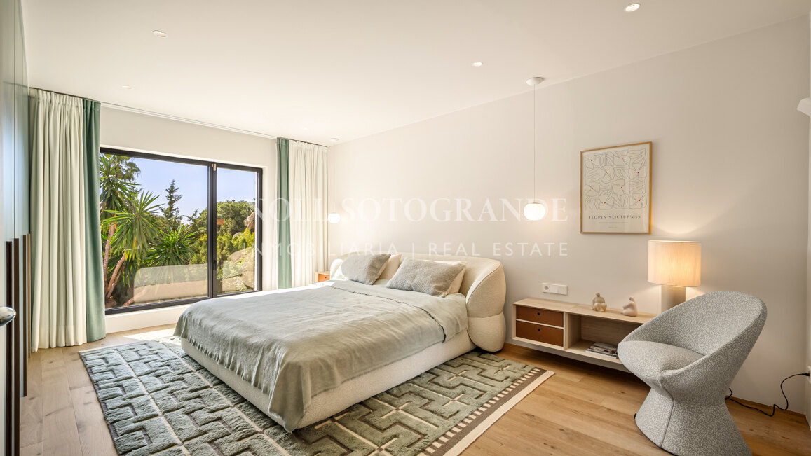 Immaculate and very private 4-bedroom villa in Las Brisas, in Nueva Andalucía´s Golf Valley