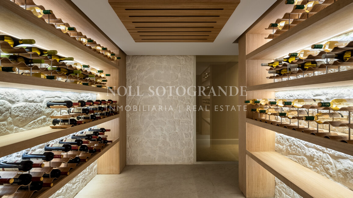 Villa zum Verkauf in Las Brisas, Nueva Andalucia