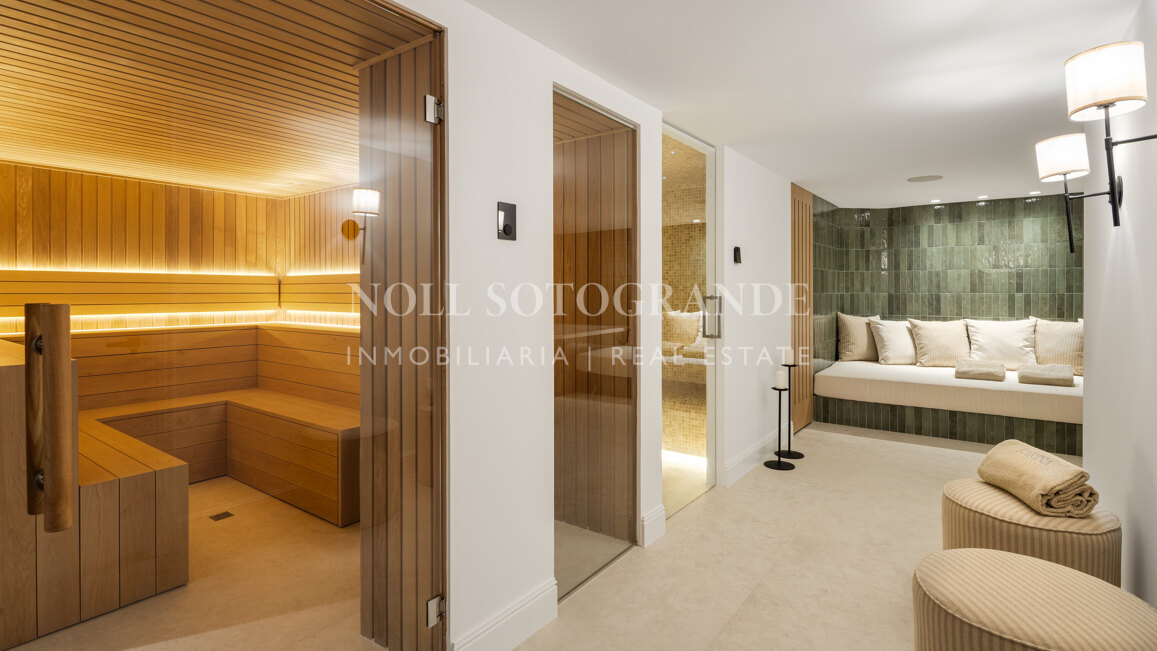 Villa zum Verkauf in Las Brisas, Nueva Andalucia