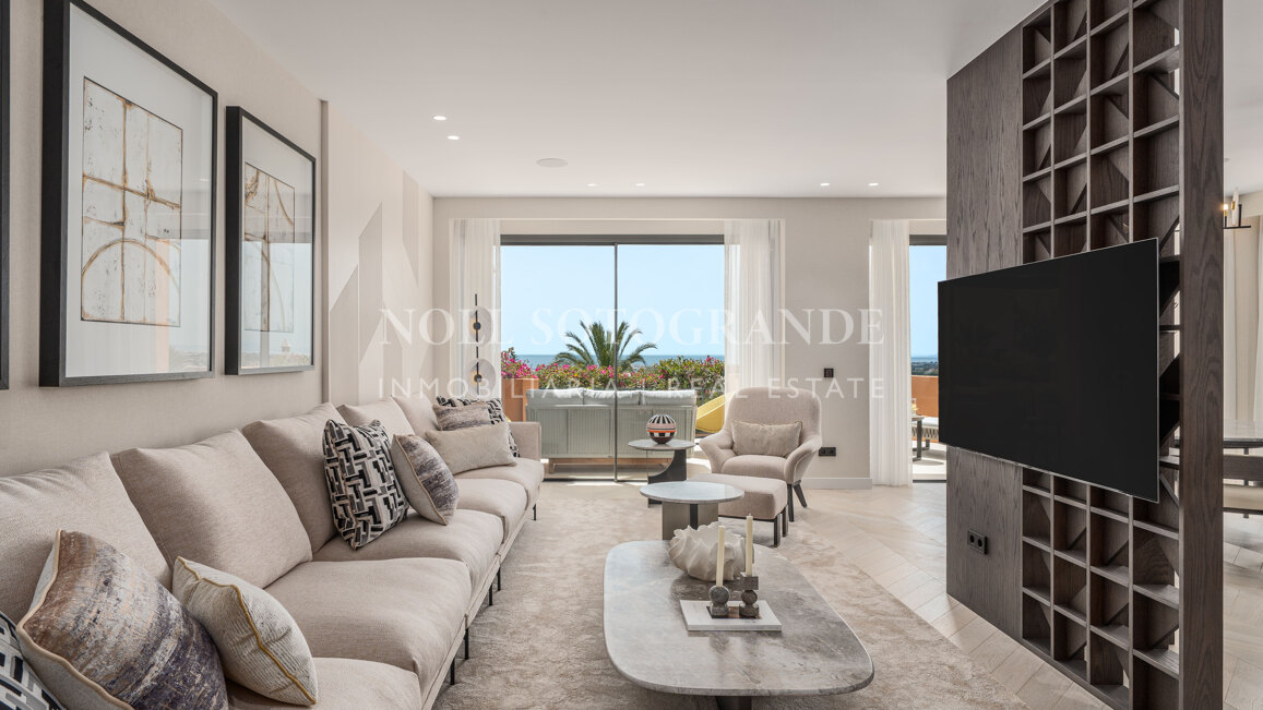 Newly renovated 4 bedroom duplex with sea and golf views in Nueva Andalucía, Marbella