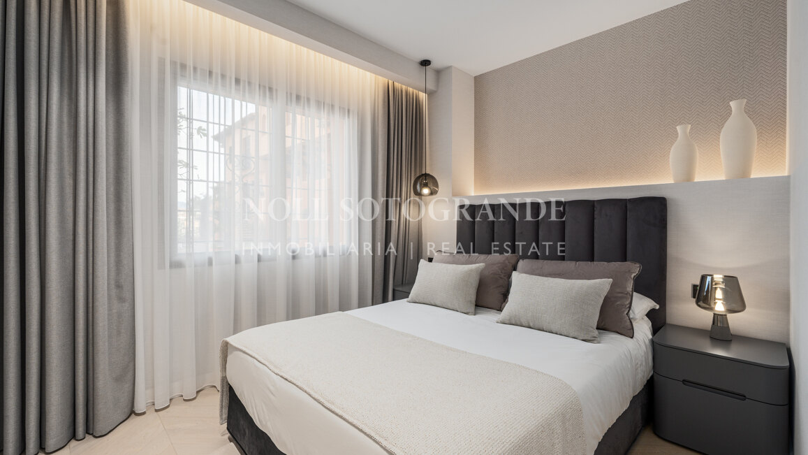 Newly renovated 4 bedroom duplex with sea and golf views in Nueva Andalucía, Marbella