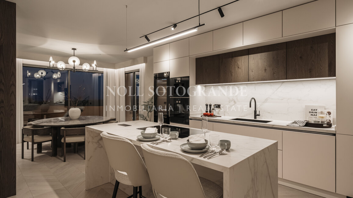 Newly renovated 4 bedroom duplex with sea and golf views in Nueva Andalucía, Marbella