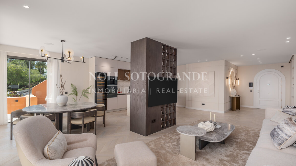 Newly renovated 4 bedroom duplex with sea and golf views in Nueva Andalucía, Marbella