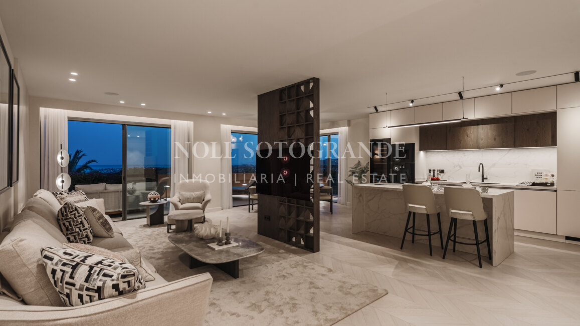 Newly renovated 4 bedroom duplex with sea and golf views in Nueva Andalucía, Marbella