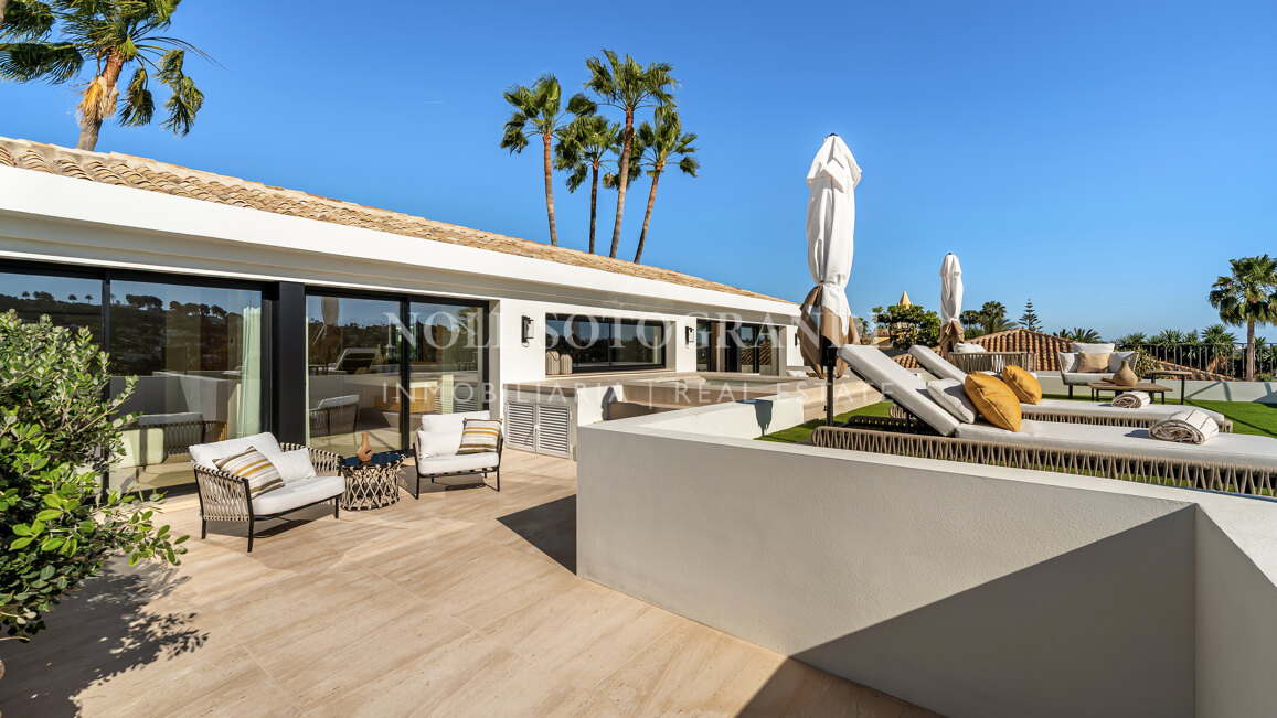 Villa zum Verkauf in Las Brisas, Nueva Andalucia