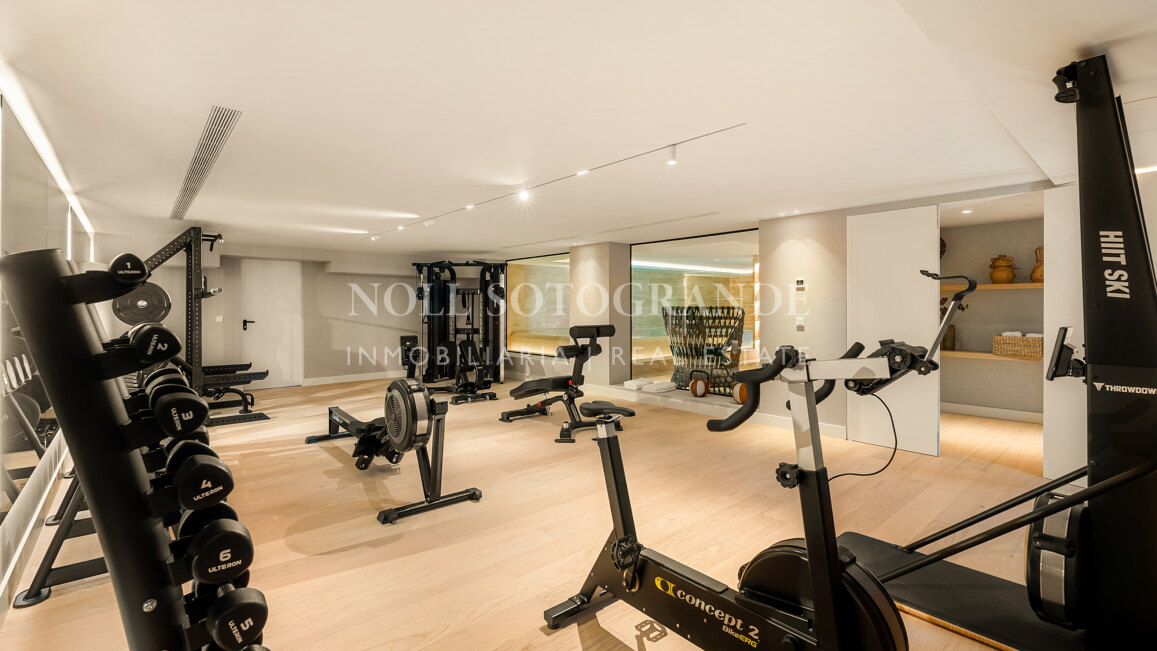 Villa zum Verkauf in Las Brisas, Nueva Andalucia