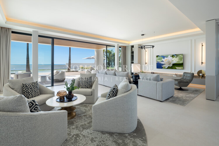 Villa zum Verkauf in Monte Halcones, Benahavis