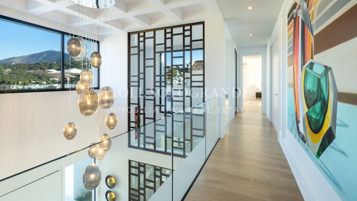 Villa for sale in Monte Halcones, Benahavis