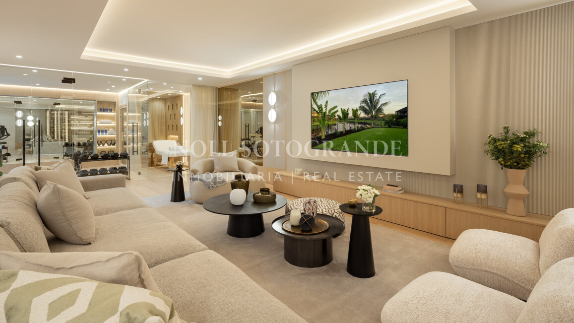 Villa for sale in Monte Halcones, Benahavis