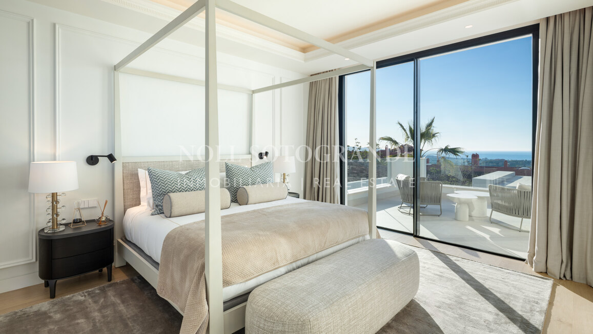 Villa for sale in Monte Halcones, Benahavis