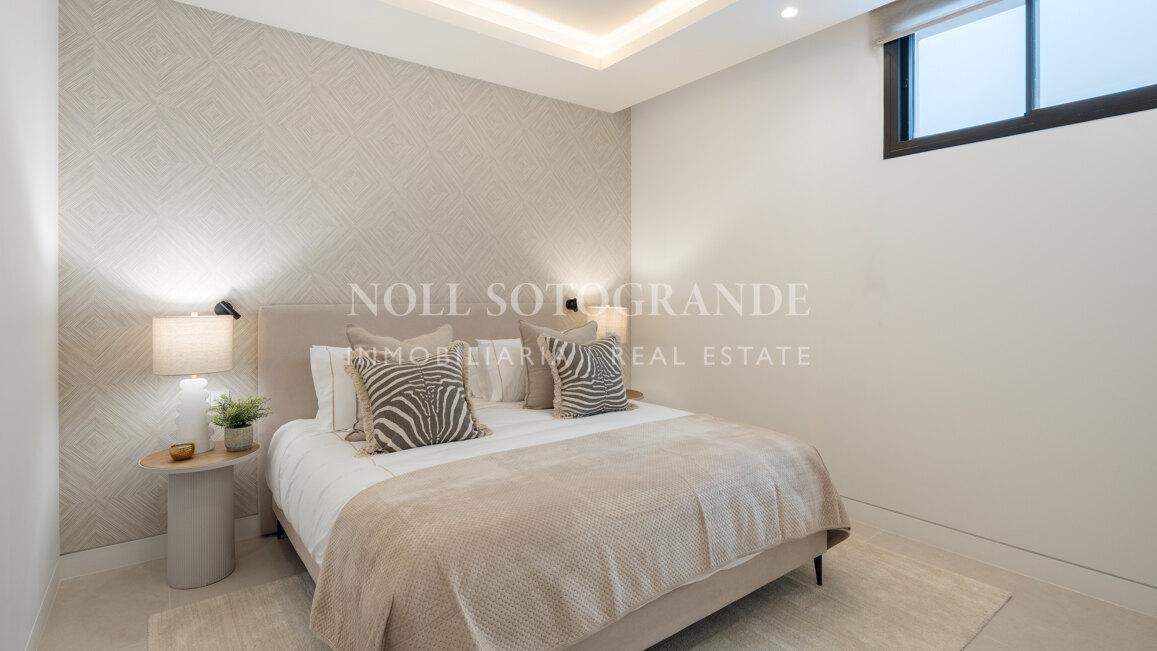 Villa for sale in Monte Halcones, Benahavis