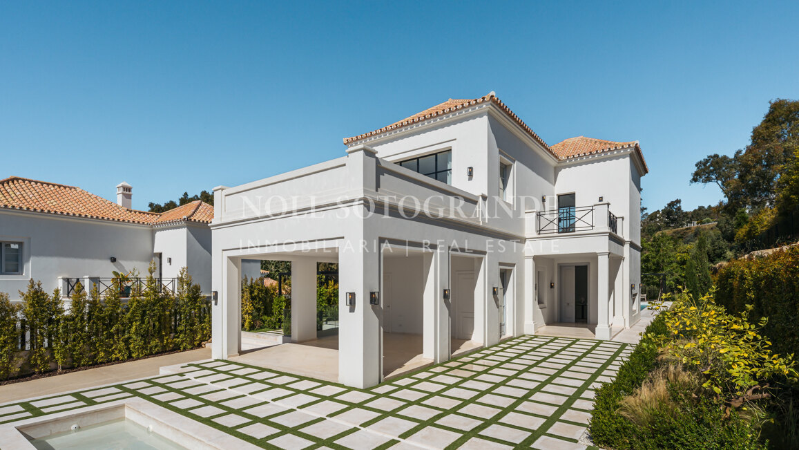 Villa zum Verkauf in La Cerquilla, Nueva Andalucia