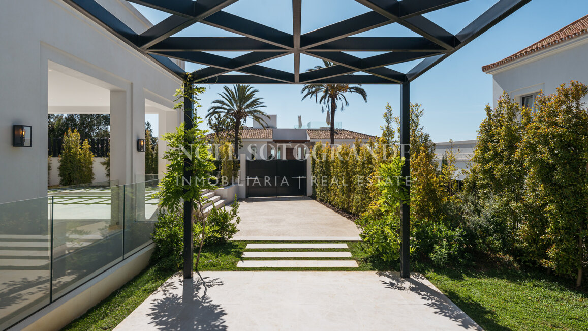 Villa zum Verkauf in La Cerquilla, Nueva Andalucia