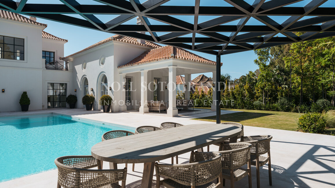 Villa zum Verkauf in La Cerquilla, Nueva Andalucia