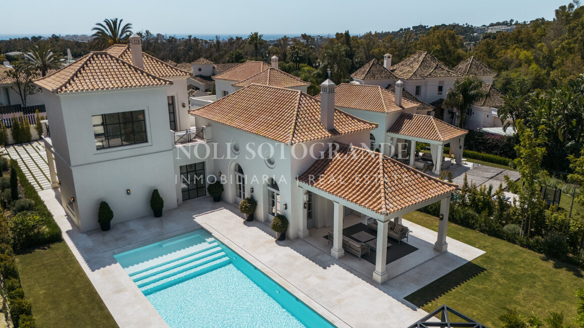 Villa zum Verkauf in La Cerquilla, Nueva Andalucia
